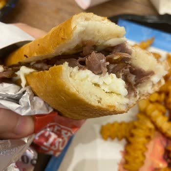 Soğuk Ve Lezzetsiz Arby's Deneyimi