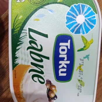 Torku Labne'de Küflü Parça Ve Tad Değişikliği