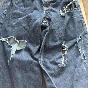 Zara'dan Aldığım Jean İlk Yıkamada Parçalandı