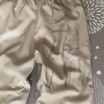 Bir Yıl İçinde Kararan Deri Pantolonlar İçin Telafi Beklentisi