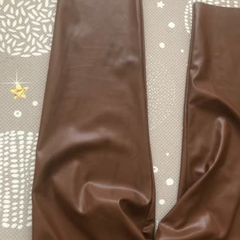 Bir Yıl İçinde Kararan Deri Pantolonlar İçin Telafi Beklentisi