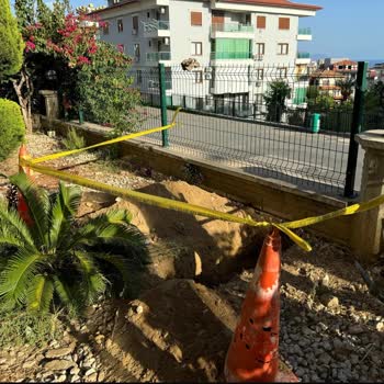 Türk Telekom'un Altyapı Çilesi: Bahçemiz Ve Kaldırım Mahvoldu