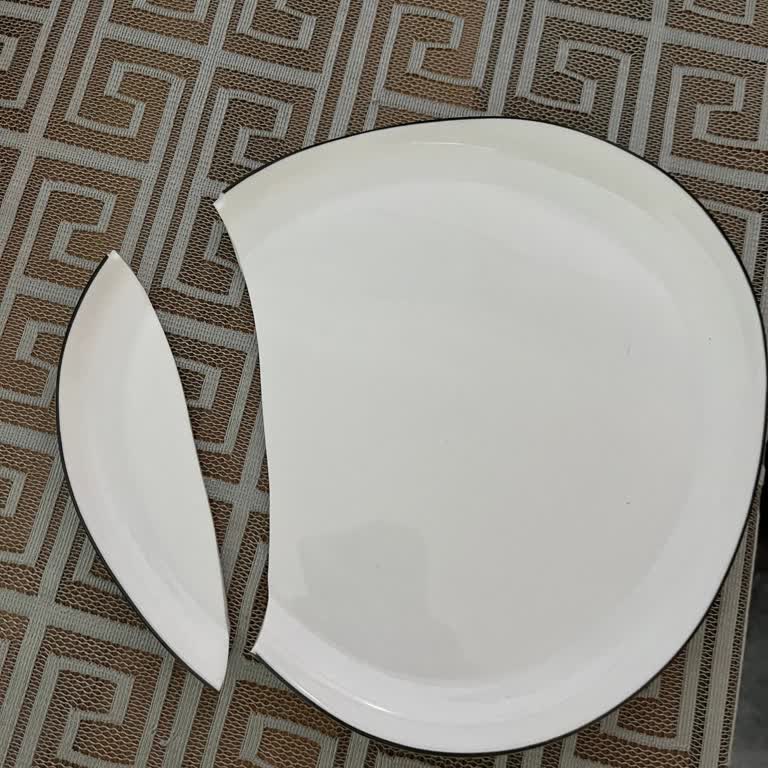 Karaca Züccaciye Kırık Gelen Pasta Tabağı Hayal Kırıklığı Yarattı