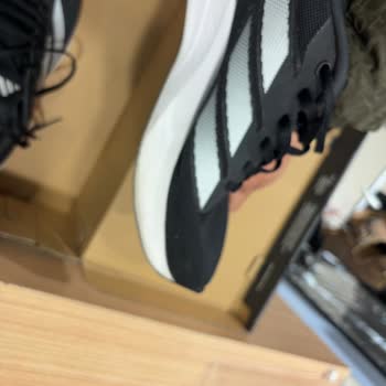 Adidas Ayakkabının Sorunları Ve FLO Mağazasının Yanıtı