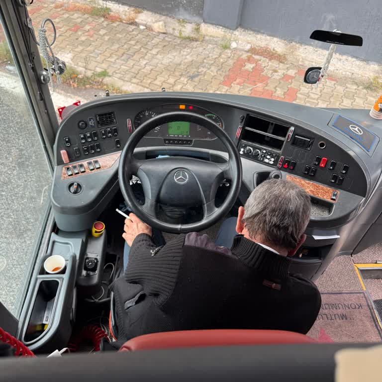 Nilüfer Turizm İle Yolculuk Kabusu: Gecikme, Sigara Dumanı Ve Uzayan Molalar!