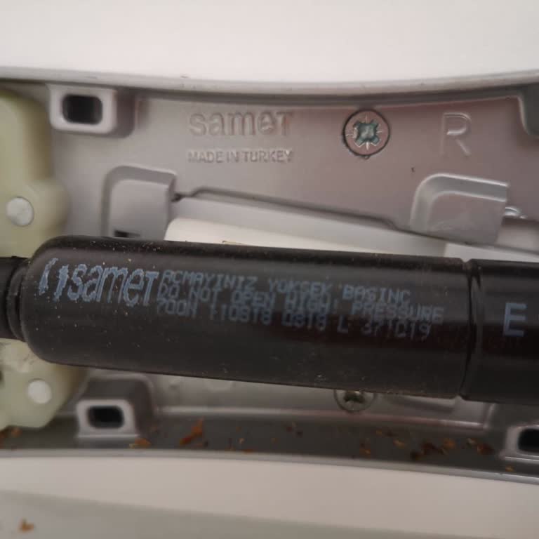 Mutfak Dolabı Piston Sorunu ve Yardım Beklentisi