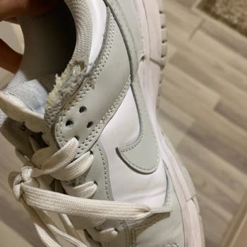 Problemas con zapatos Nike, desgaste rápido y negativa al cambio