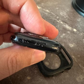 Spigen Kılıfı Apple Watch'umu Çizdi, Çözüm Bekliyorum