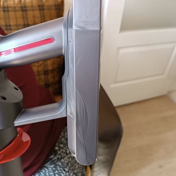 Hasarlı Ve Kullanılmış Görünen Dyson Süpürge Şikayeti