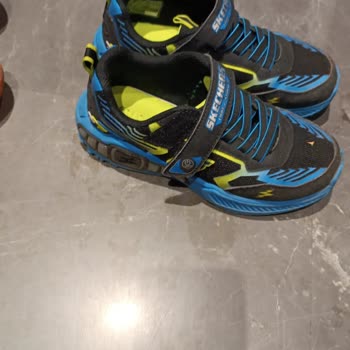 Skechers Ayakkabılarında Işık Problemi Ve Müşteri Hizmetleri Sorunu