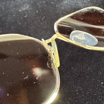 Prada Gözlük Tadilatında Renk Farkı Sorunu