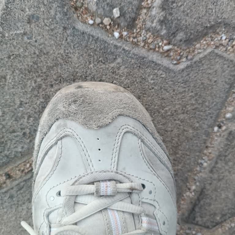 Skechers Ayakkabıda Üç Ayda Yırtılma Şoku