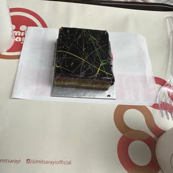 Simit Sarayı'nda Hayal Kırıklığı: Yanıltıcı Sunum Ve Yetersiz Hizmet