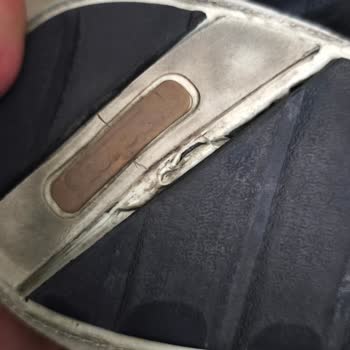 Dayanıklılığı Azalan Ayakkabılar: Docker'dan Açıklama Bekliyorum