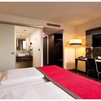 Booking.com Hotel Room Did Not Match Reservation – Requesting Refund