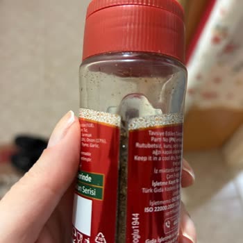 Böcekli Baharat Skandalı: Sağlık Tehlikesi!