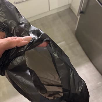 Yırtık Poşetler Yüzünden Kırılan Şişeler Ve Komik Cevaplar