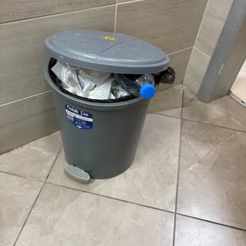 Kadın Doğum Polikliniğinde Temizlik Sorunu Ve Uzun Bekleme Süresi