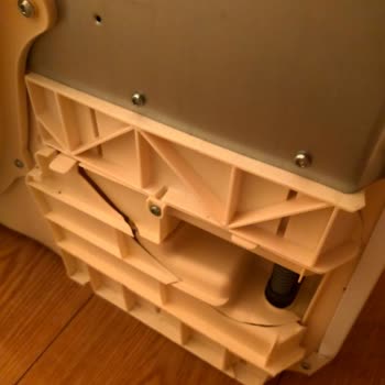 Hoover Kurutma Makinesi: İlk Günde Kırık Ve Su Sızıntısı Şoku