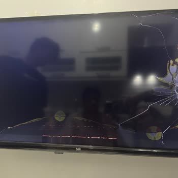 Kırık Televizyon Ve İletişim Sorunları