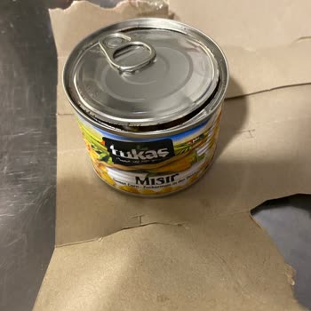 Açık Paketli Ve Bozulmuş Tukaş Mısır Konservesi