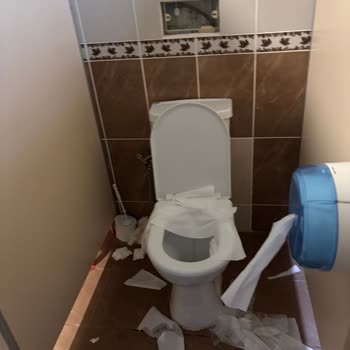 Hastanede Hijyen Sorunları Ve Kaba Doktorlar