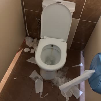 Hastanede Hijyen Sorunları Ve Kaba Doktorlar