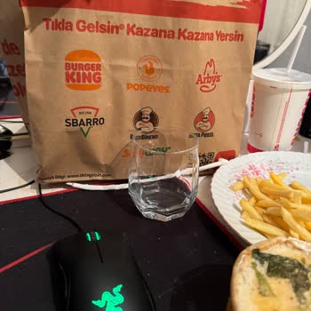 Burger King'te Bayat Ekmek Ve Çürük Marul Şoku