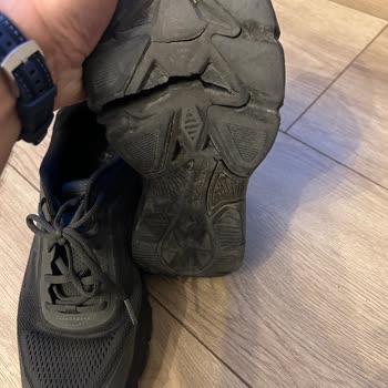 Skechers Ayakkabılarımın Tabanı Parçalandı: Değişim Reddedildi!