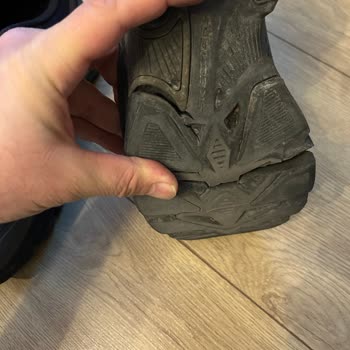 Skechers Ayakkabılarımın Tabanı Parçalandı: Değişim Reddedildi!