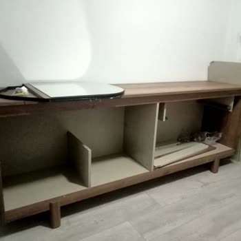 Kırık Mobilyalar Ve İlgisiz Müşteri Hizmetleri Hayal Kırıklığı Yarattı