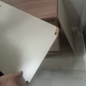 Kırık Mobilyalar Ve İlgisiz Müşteri Hizmetleri Hayal Kırıklığı Yarattı