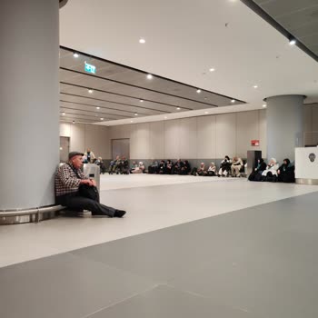 Uçuş Ertelenmesi Ve Bagaj Sorunları Yolcuları Mağdur Ediyor