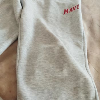 Çamaşır Deterjanı Kabusu: Minik Lekelerden Devasa Sarı İzlere