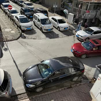 Ümraniye'de Uygunsuz Park Sorunu Ve Trafik Engeli