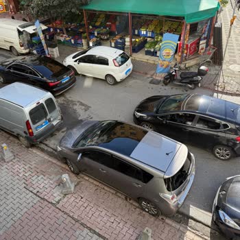 Ümraniye'de Uygunsuz Park Sorunu Ve Trafik Engeli