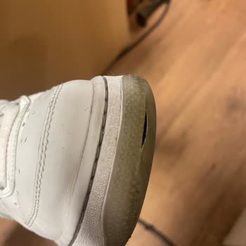 Nike Ayakkabıda Taban Açılması Ve S* Alma Sorunu