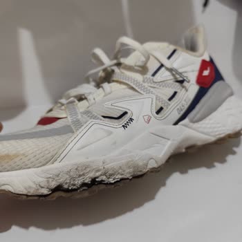 Dayanıksız Ayakkabılar Ve İlgisiz Müşteri Hizmeti