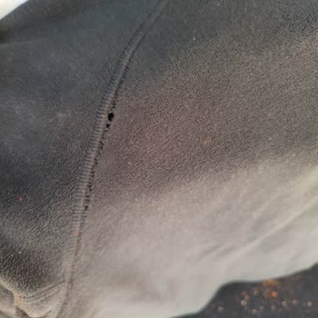 Marken-Fleece von Metro löst sich nach kurzer Zeit an den Nähten auf