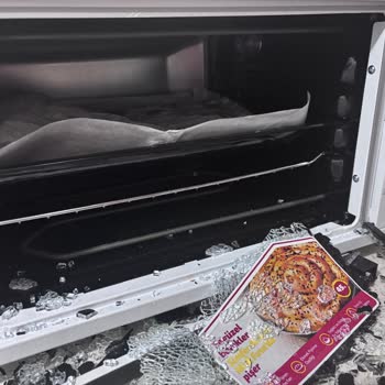 Patlayan Fırın Camı Ve İlgisiz Müşteri Hizmetleri