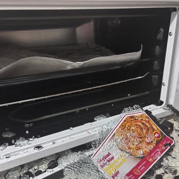 Patlayan Fırın Camı Ve İlgisiz Müşteri Hizmetleri