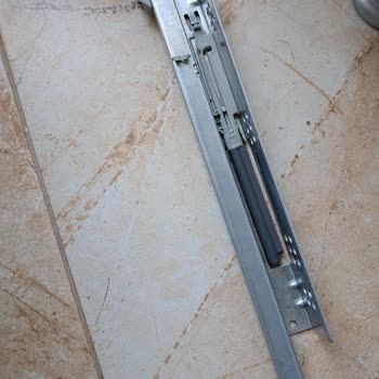 Mutfak Çekmecesi Frenli Ray Sorunu