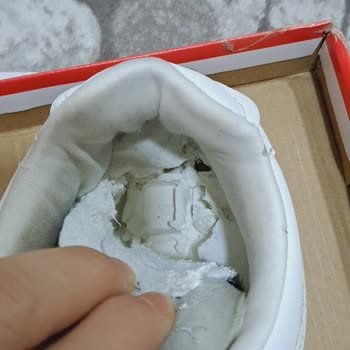 FLO Ayakkabısında Üretim Hatası Ve Müşteri Hizmetleri Sorunu