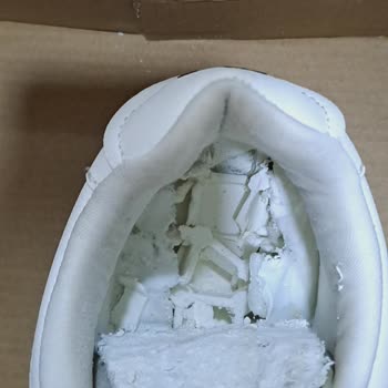FLO Ayakkabısında Üretim Hatası Ve Müşteri Hizmetleri Sorunu