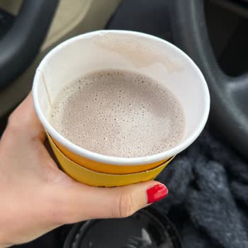 Sıcak Çikolata Hayal Kırıklığı: Bulaşık Suyu Tadında Deneyim