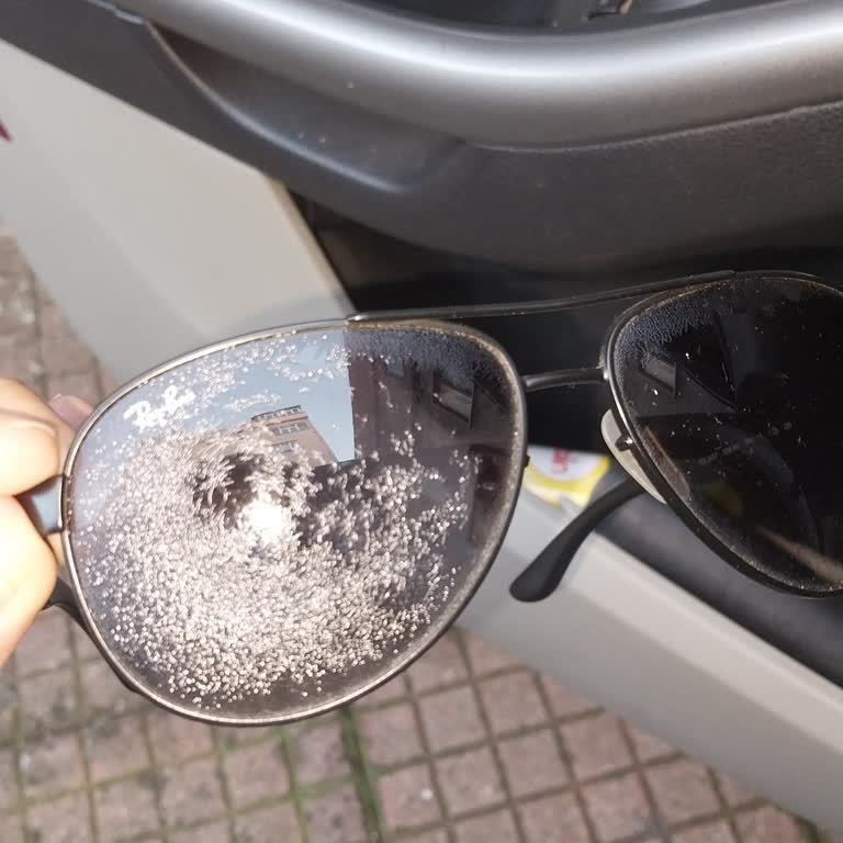 Rayban Gözlük Camındaki Film Sorunu