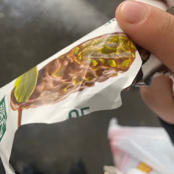 Görseldeki Gofret Arası Antep Fıstığı Hayal Kırıklığı