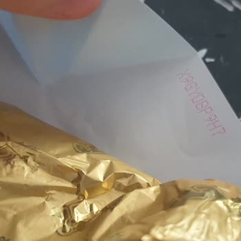 Son Kullanma Tarihi Geçmemiş Çikolatada Örümcek Ağı Şoku