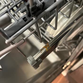 Arçelik Dishwasher Rusted Inside and Failed to Wash or Dry Dishes Properly