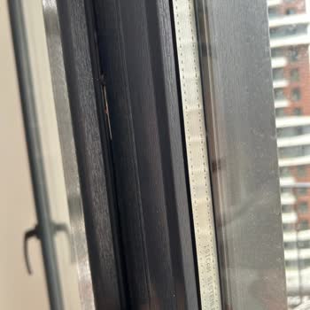 Modda Bulvar Sitesi'nde Pencere Ve Kapı Sorunları